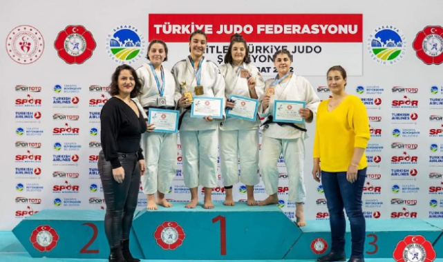Sporcu ordusu başarılara doymuyor