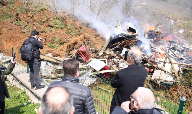 Başkan Tören Heyelan Bölgesinde incelemelerde bulundu