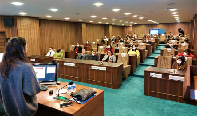 Belediye personeline aile konulu eğitim semineri verildi
