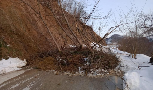 Eriyen kar Ordu'da heyelanlara sebep oldu