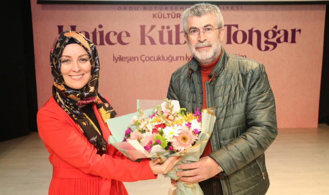 Hatice Kübra Tongar, ordulularla buluştu