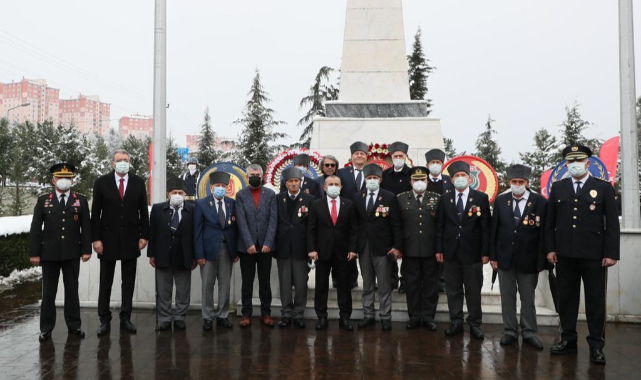 Vali Sonel, "Bu Yıl Çanakkale Zaferimizi Daha Anlamlı Kutluyoruz"