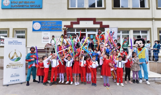Altınordu'da 23 Nisan coşkusu başladı