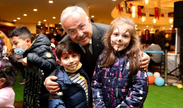 Başkan Güler çocukların arasına karıştı