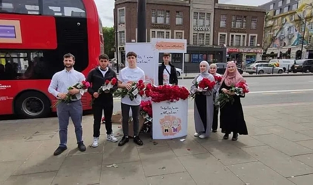 Londra'da "Buyrun, Ben Müslüman'ım" etkinliği düzenlendi