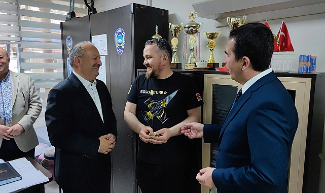 Ordu'da temizlik görevlisi yerde bulduğu altını sahibine teslim etti
