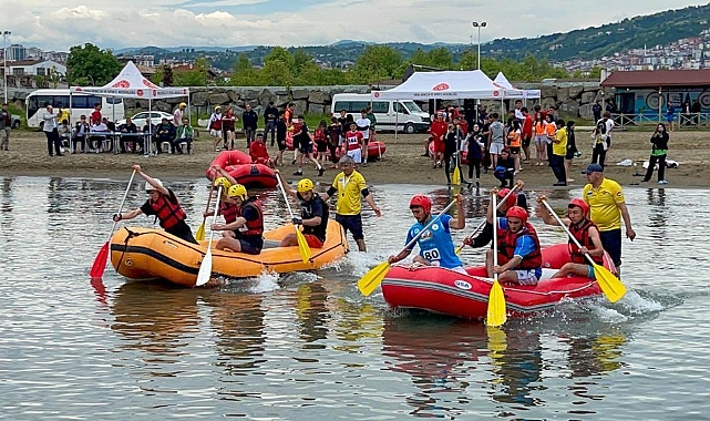 Rafting Gençler Grup Müsabakaları Ordu'da başladı