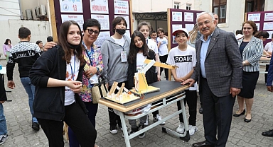 19 Eylül Ortaokulu TÜBİTAK Bilim Fuarı açıldı