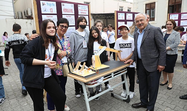 19 Eylül Ortaokulu TÜBİTAK Bilim Fuarı açıldı