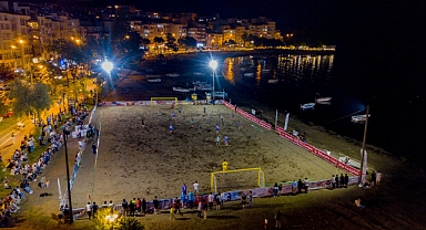 Türkiye’nin tek ‘Manyetik Kum Gece Futbol Turnuvası’ Ünye’de başladı