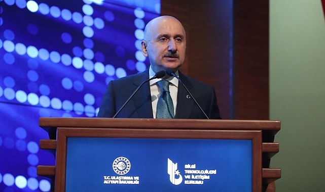 Ulaştırma ve altyapı bakanı Karaismailoğlu: Haberleşme sektörü yüzde 21 büyüdü
