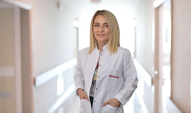 Yaz güneşte çok kolmak sarı nokta hastalığına davetiye çıkartıyor