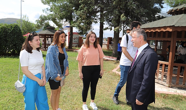 Öğrenci ve aileleri, Rektör Elmacı İle buluştu