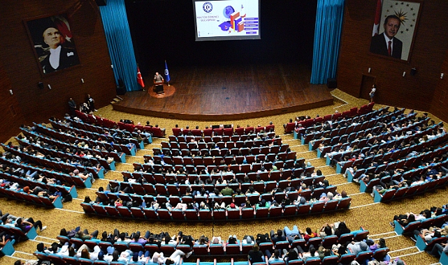 Uşak Üniversitesi'nde yeni öğreciler yönelik "oryantasyon" eğitimleri başladı