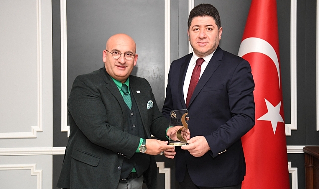 “2022 Kent Başkan Ödülü” Başkan Tören'e verildi