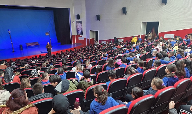 Fatsa'da çocukların tiyatro sevinci