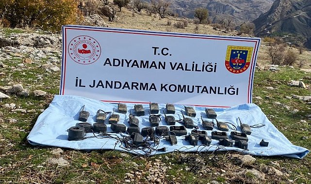 Teröristlerin kullandığı çok sayıda telsiz ele geçirildi
