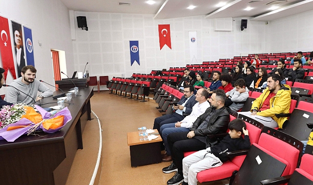 Üniversite öğrencileri, Gaziantep Basketbol kaptanı Batuk ile bir araya geldi