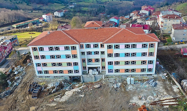 Akkuş'ta deprem testinde yıkılan okullar yapılıyor