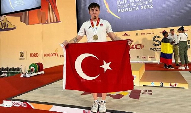 Ordulu Milli Halterci Yusuf, Kolombiya'da Dünya şampiyonu oldu.