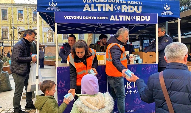 Altınordu Belediyesi kandil simidi dağıttı