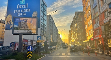 Yaya güvenliği için uyarıcı trafik levhaları takılıyor