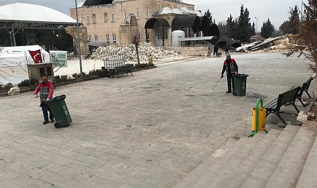 Deprem Bölgesinde temizlik seferberliği