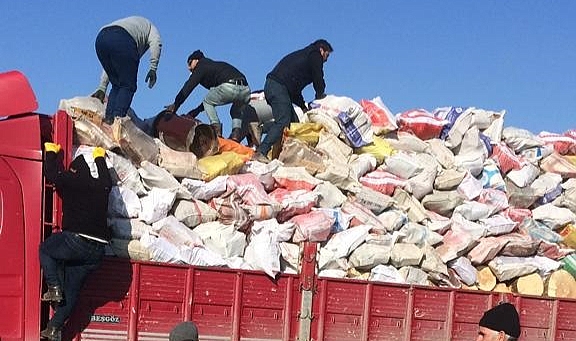OBB deprem bölgesinde uzak köylere yakacak ulaştırıyor