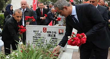 Arefe gününde Şehitler dualarla anıldı