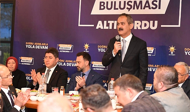 Bakan Özer, Altınordulu muhtarlala buluştu