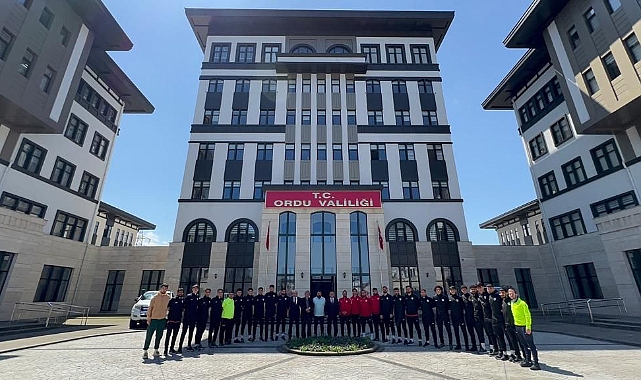 Efsane Orduspor'dan  Vali Sonel'e teşekkür ziyareti