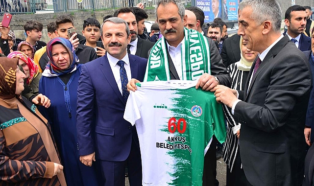 Bakan Özer'den Akkuş'a 6 yeni müjde