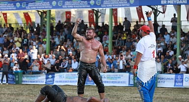 Aybastı'da Başpehlivan İsmail Balaban oldu