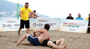 Kum Güreşleri festivale renk kattı