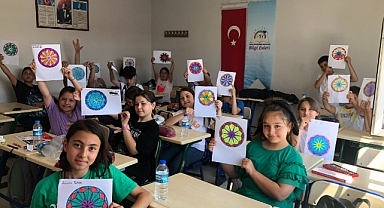 Öğrenciler yaz aylarında bilgi evleri'ne abone