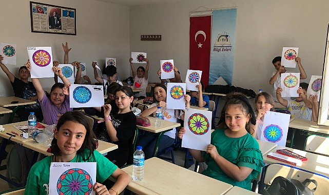 Öğrenciler yaz aylarında bilgi evleri'ne abone
