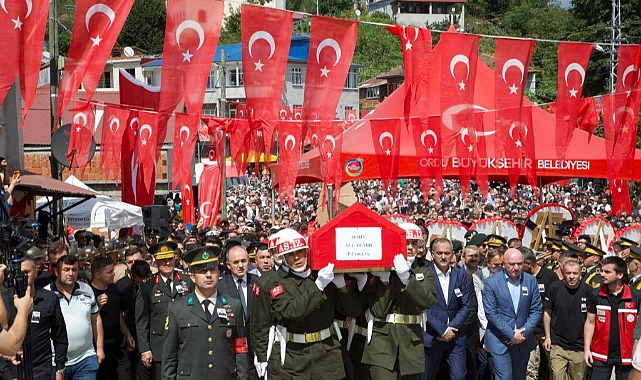 Şehit Uzm. Çavuş Demir dualarla son yolculuğuna uğurlandı