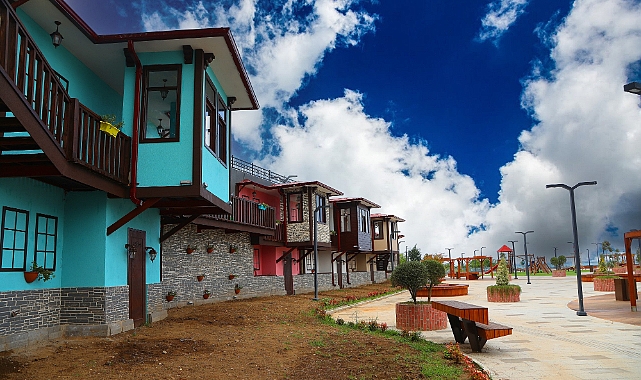 Tarihi Ordu evleri Çamlı Köşk'te
