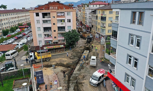 Büyükşehir Altınordu’da yol ve su sorununu çözüyor