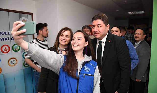 Gençliğin Başkanı Aşkın Tören