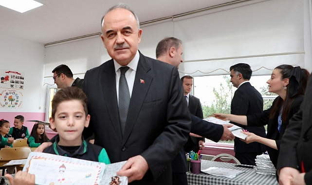 Öğrenciler karne heyecanı yaşadı