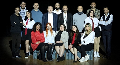 Taşbaşı Tiyatro, 2024 yılının ilk oyunu "Ortaya Karışık" ile sahne alacak