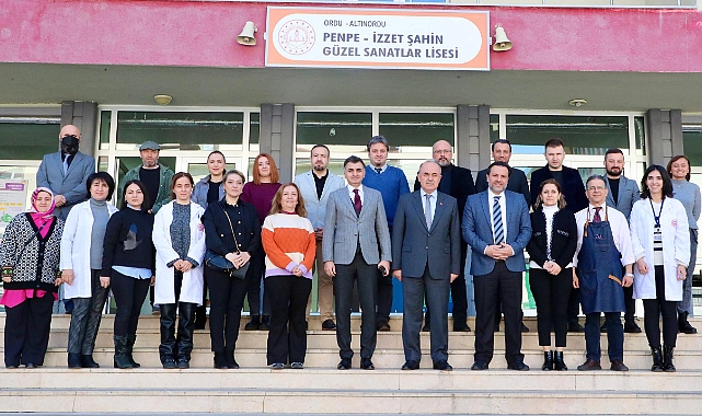 Vali Erol, okul ziyaretlerini sürdürüyor