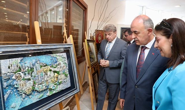 Halk Eğitim Merkezi yıl sonu sergisi açıldı