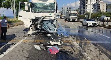 Piraziz'de yolcu otobüsüne çekici çarptı: 8 Yaralı