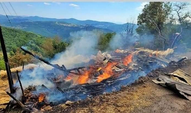 Akkuş'ta ürküten yangın: Ev küle döndü