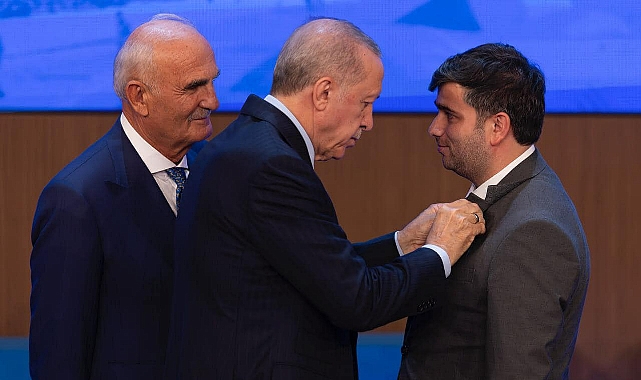 Çaybaşı Belediye Başkanı Mesut Karayiğit AK Parti'ye geçti!