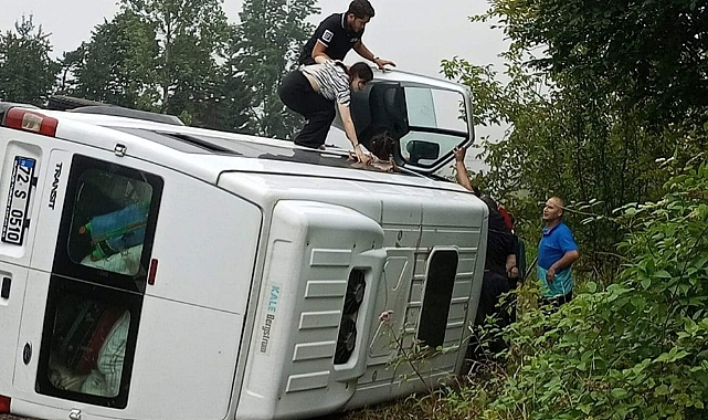 Gürgentepe'de fındık işçilerini taşıyan minibüs devrildi