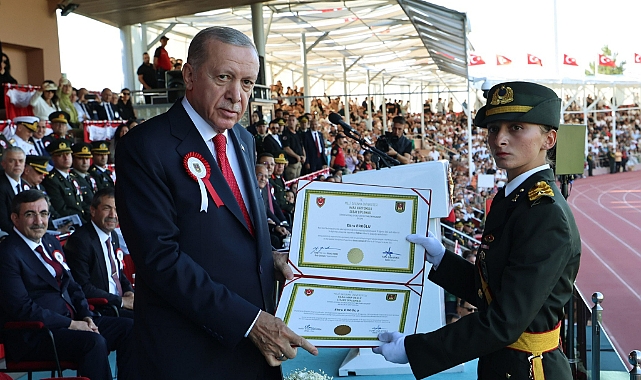 Kara Harp Okulu Birincisi Akkuşlu Teğmen Ebru Eroğlu Oldu