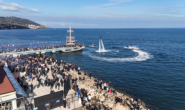 Perşembe Hamsi Festivalinde 10 tona yakın hamsi tüketildi